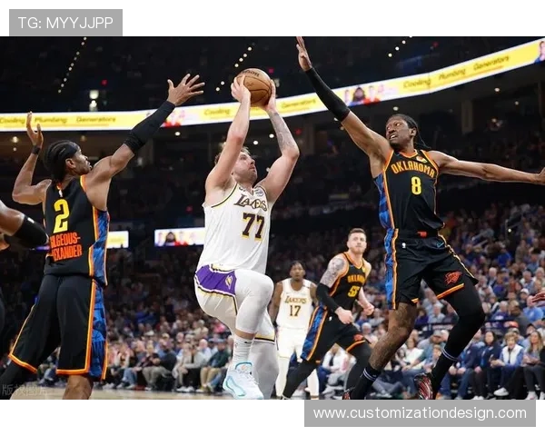 勇士轻松战胜湖人雷霆险胜火箭展现实力与紧张局势的微妙平衡